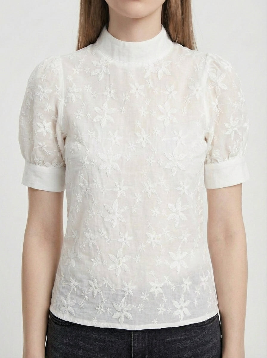 BLUSA AMARA DE ENCAJE CON CUELLO ALTO
