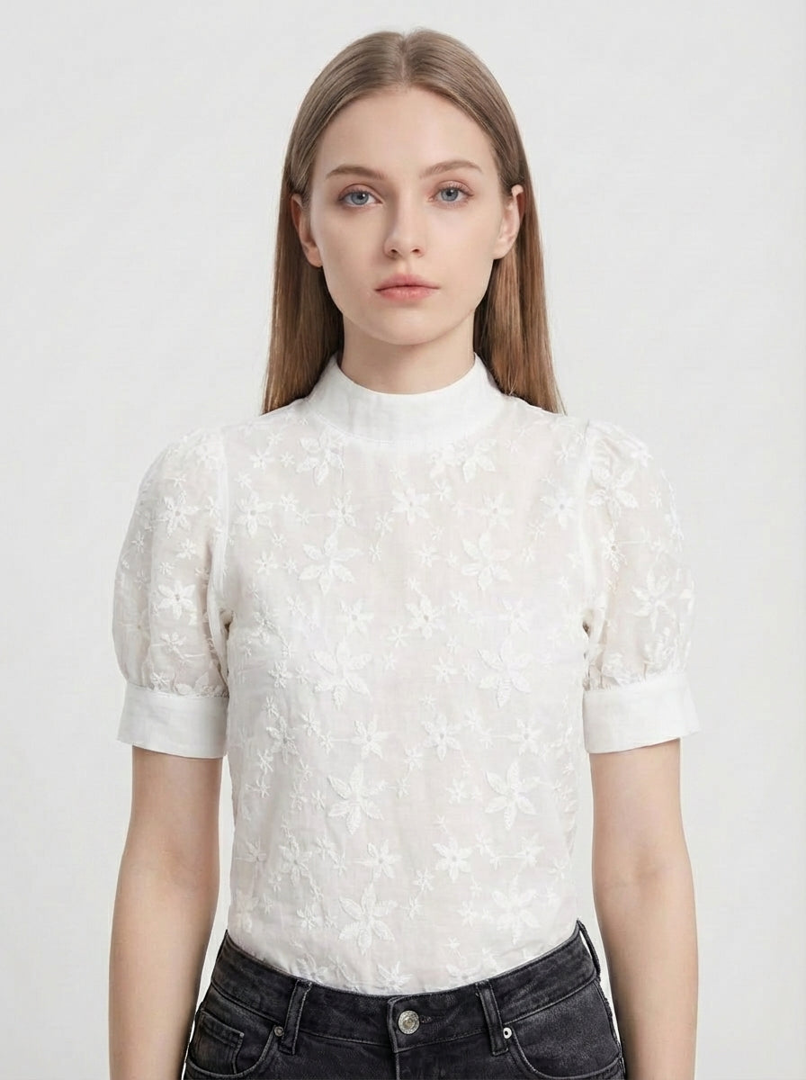 BLUSA AMARA DE ENCAJE CON CUELLO ALTO