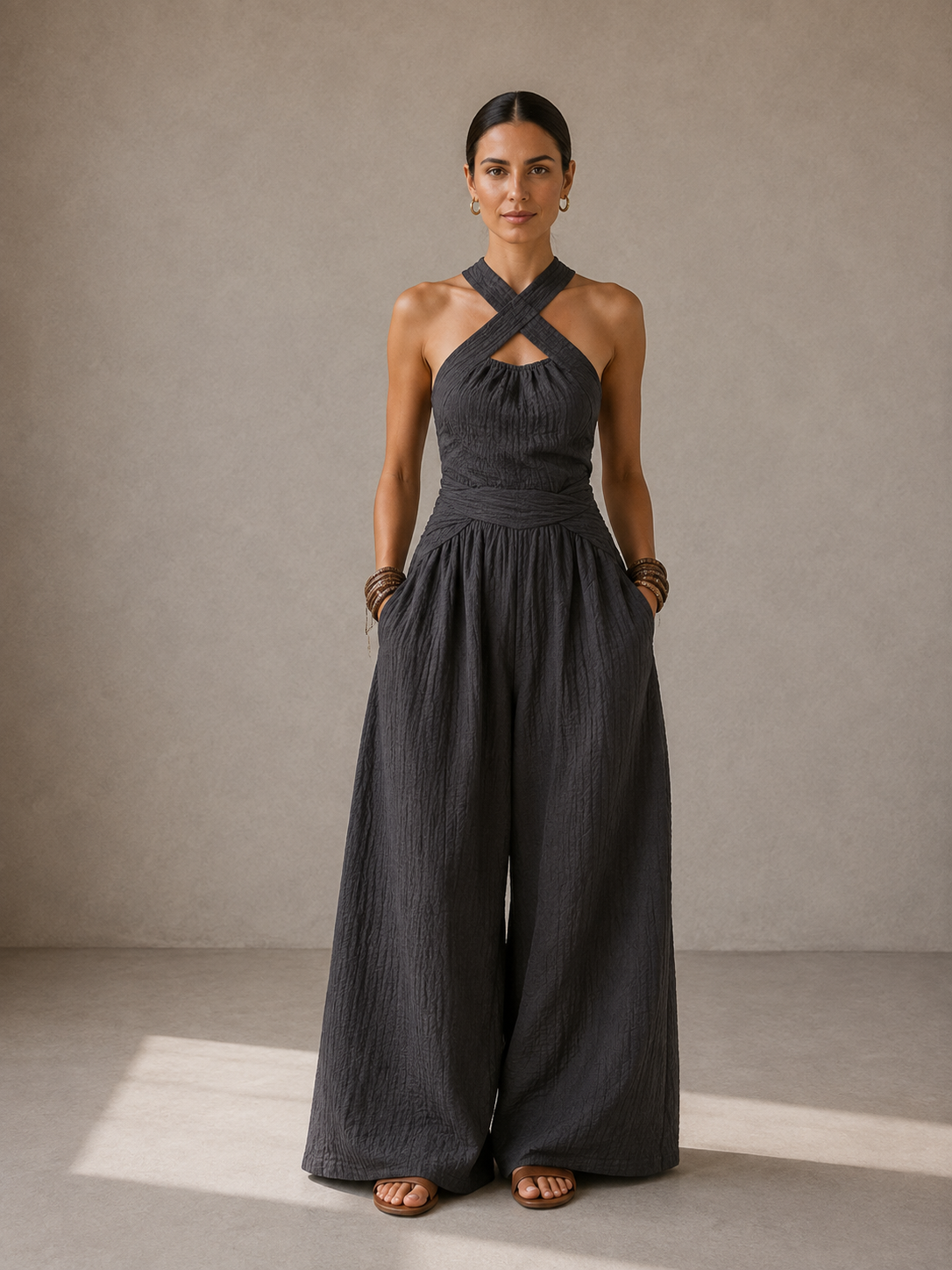 BIANCA | MONO DE LINO Y ALGODÓN CON UN ELEGANTE ESCOTE CRUZADO