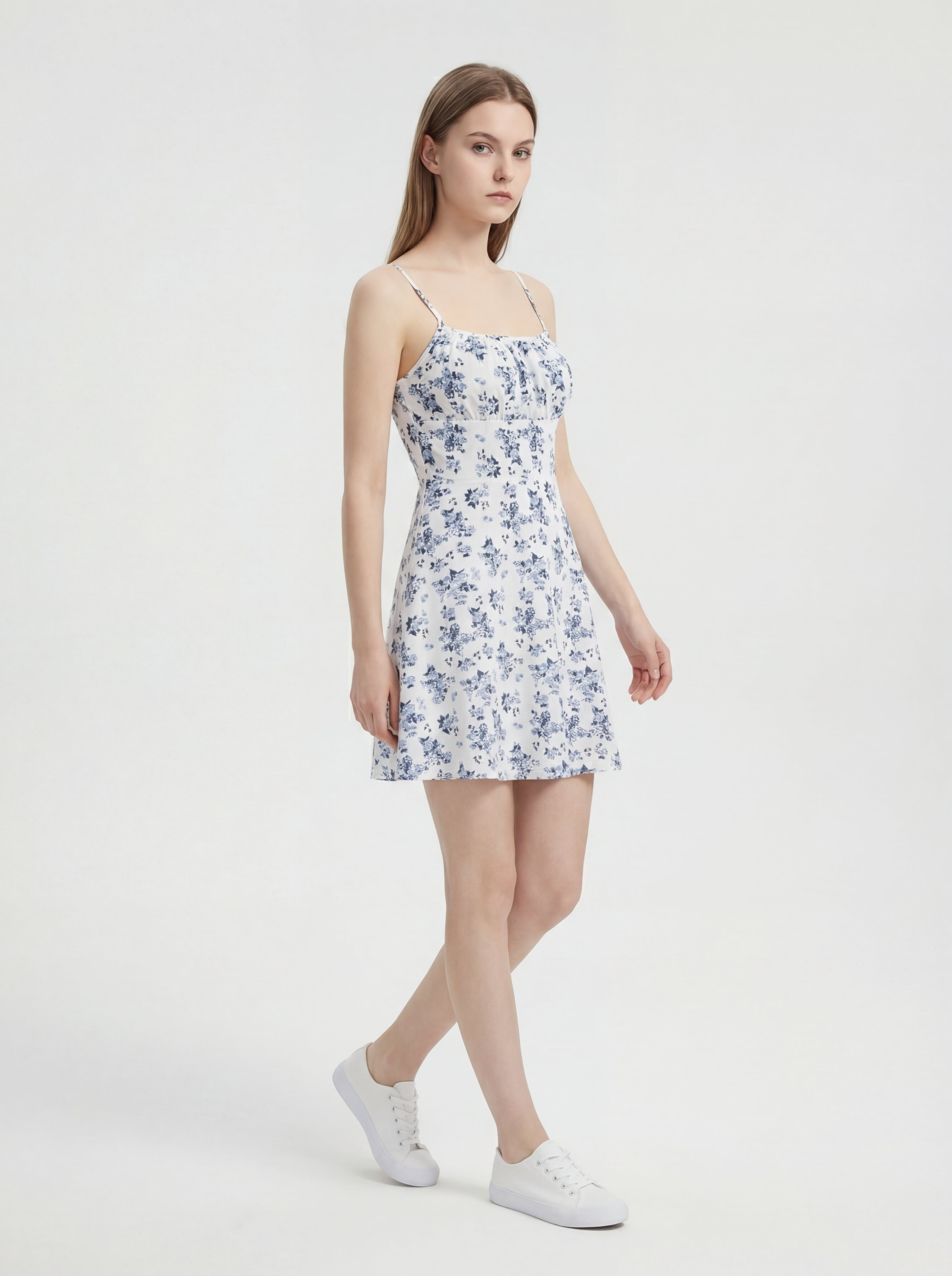 VESTIDO VALERIA FLORAL CON TIRANTES FINOS