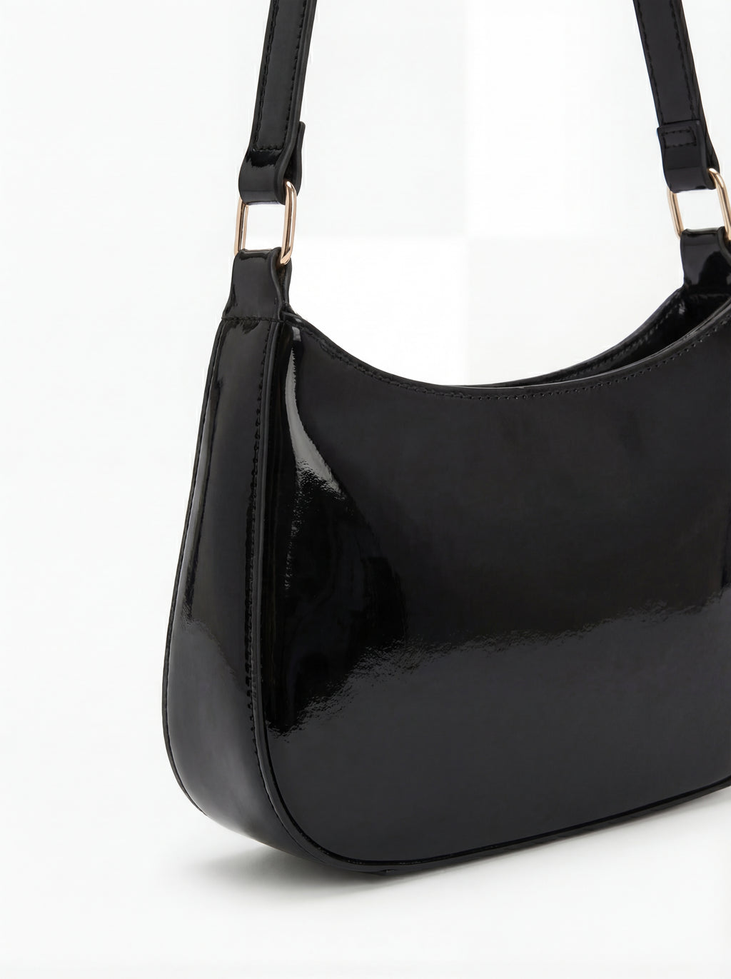 BOLSO ELISA CON DETALLE COLGANTE DE CEREZA