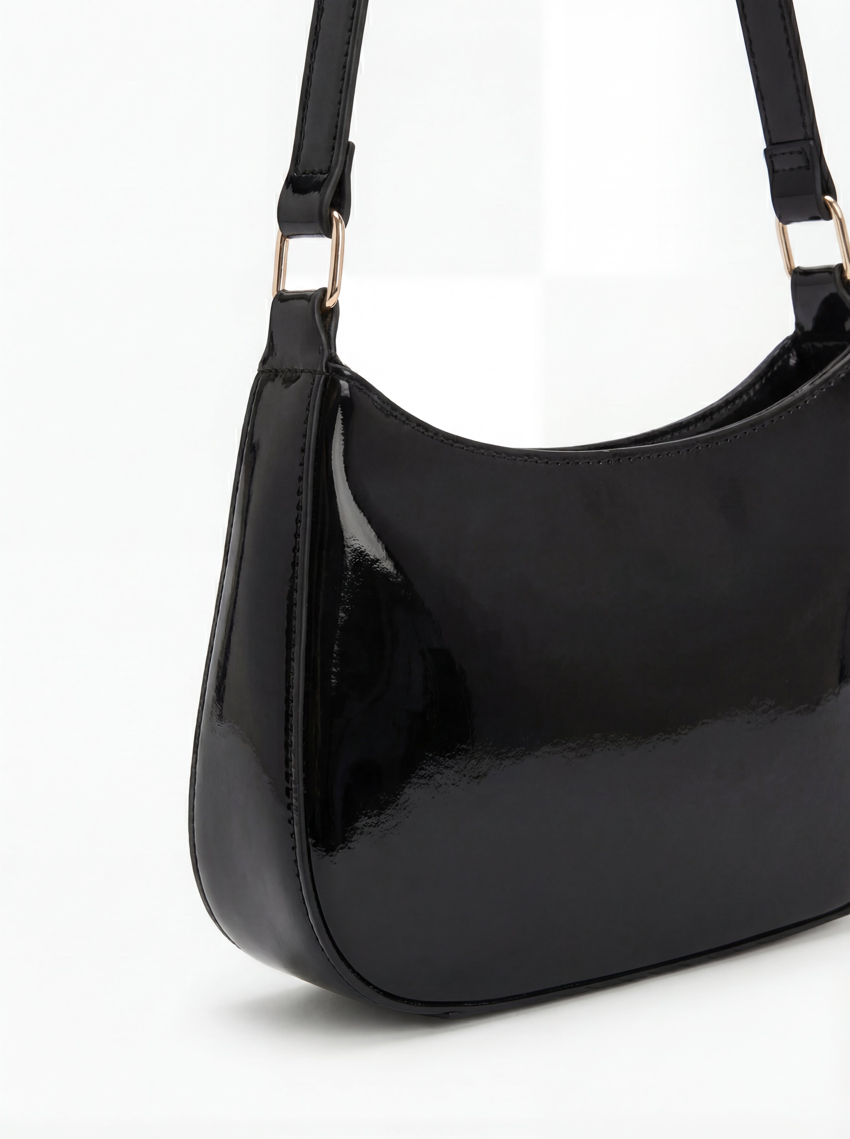 BOLSO ELISA CON DETALLE COLGANTE DE CEREZA