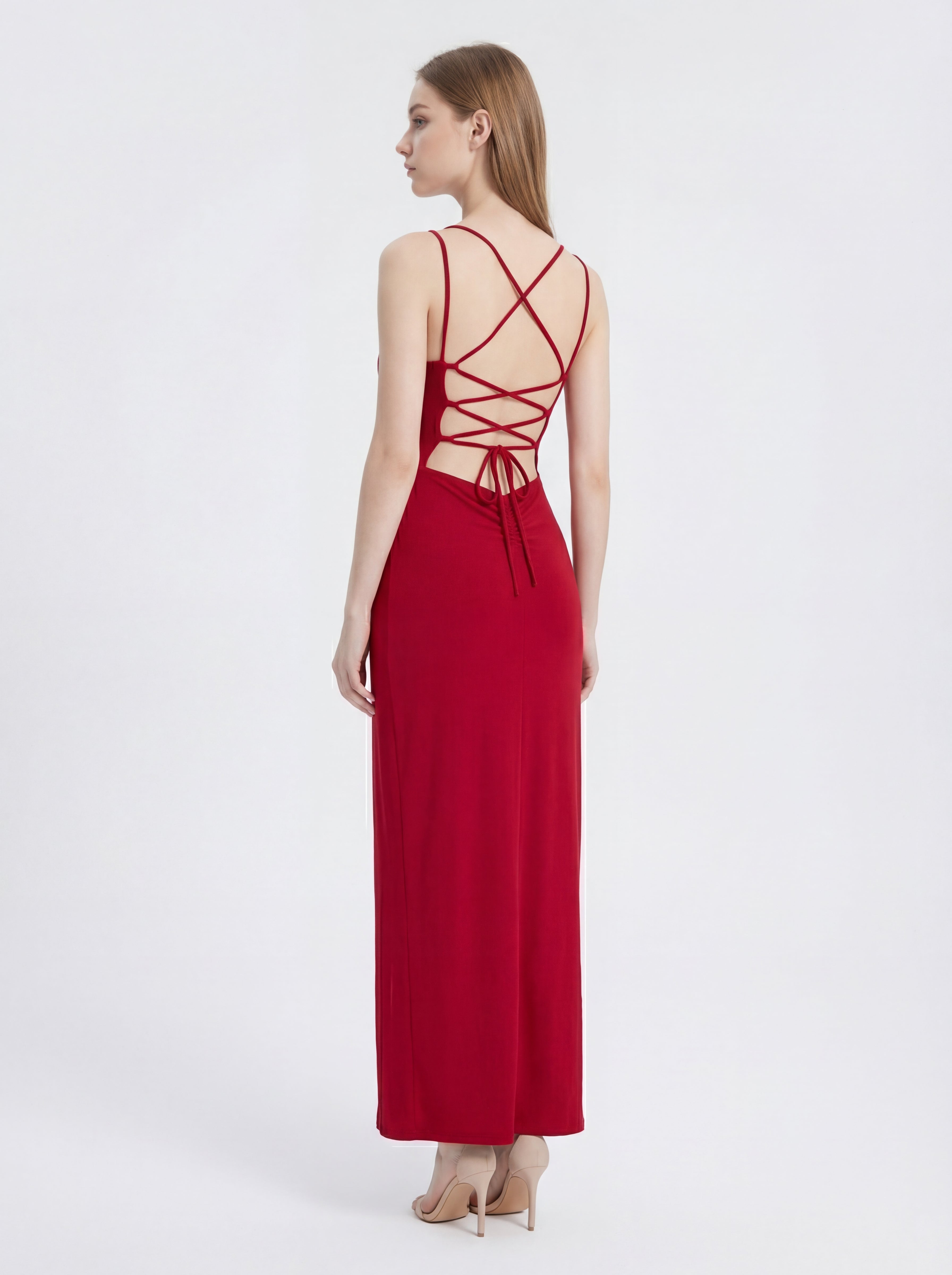 VESTIDO VALERIA HALTER AJUSTADO A LA CADERA