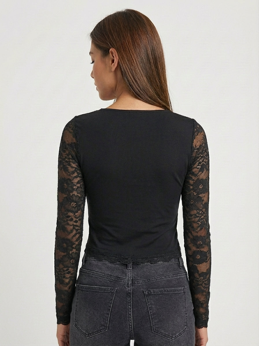 BLUSA AMARA DE ENCAJE FLORAL ELEGANTE