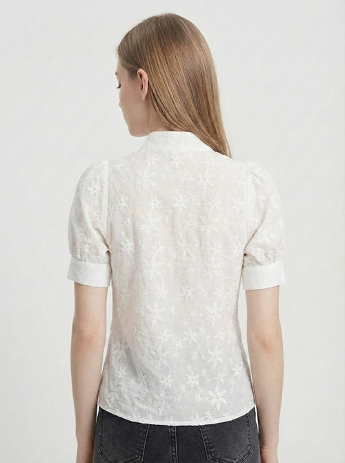BLUSA AMARA DE ENCAJE CON CUELLO ALTO