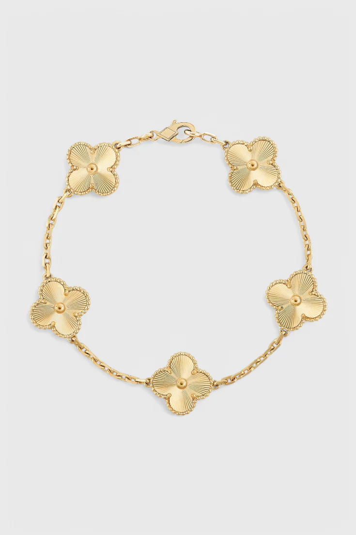 Pulsera con Motivo de Trébol y Elegancia Baño de Oro